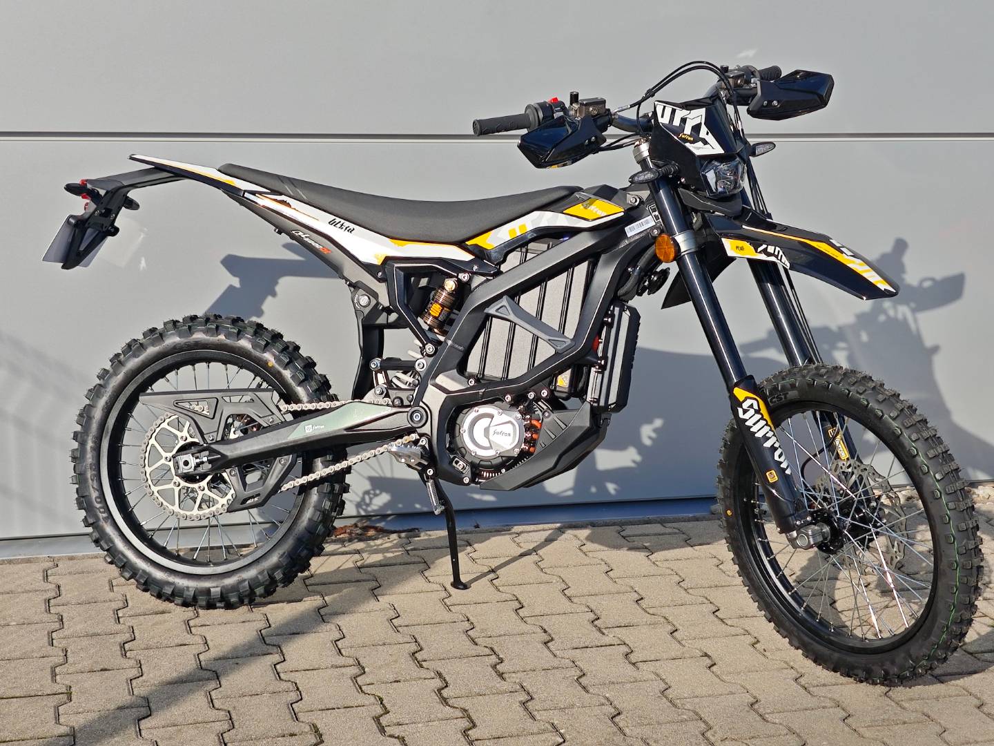 Sur - Ron Ultra Bee T