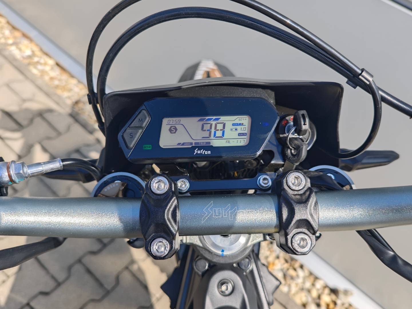 Sur - Ron Ultra Bee R – Obrázok 9