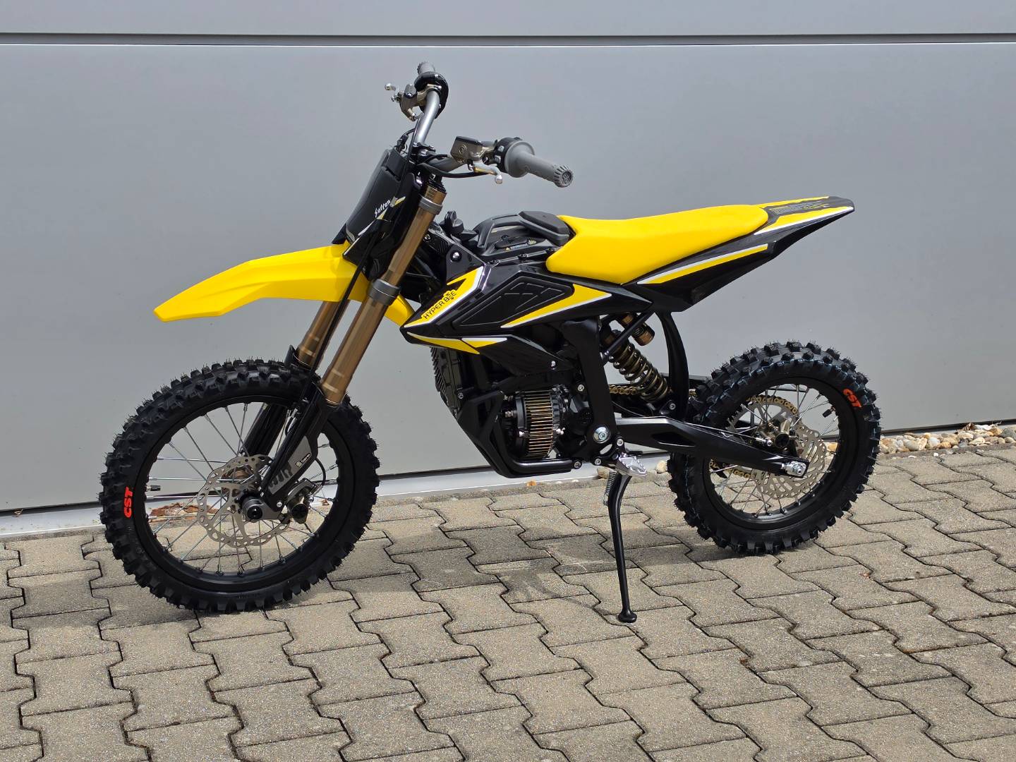Sur - Ron Hyper Bee – Obrázok 3