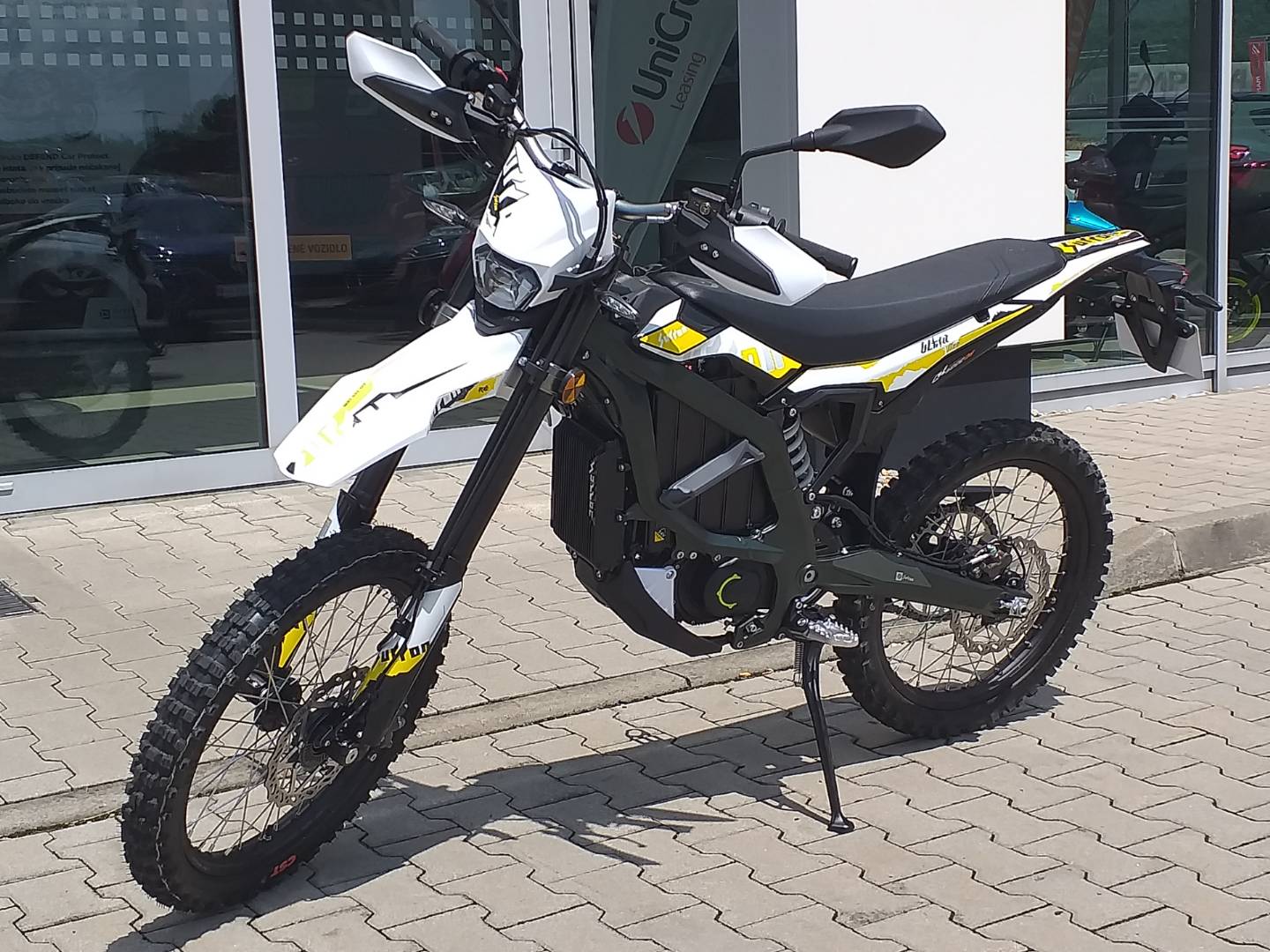 Sur - Ron Ultra Bee Demo motocykel – Obrázok 2